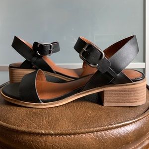 Lucky Brand Leather Sandals